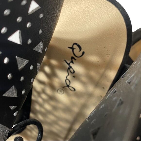 Qupid || Black Sandals || 8 - Picture 7 of 8